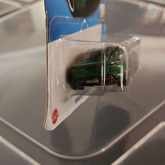 Hot Wheels Porsche Taycan Turbo S Car NIP - Picture 4 of 6